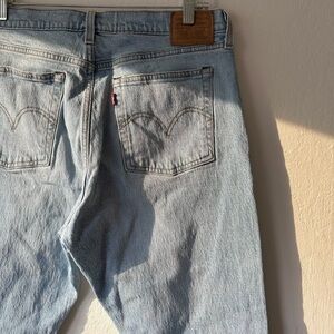 Sold Levi’s premium denim light blue wedgie straight jeans women’s 31